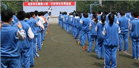 特發(fā)性脊柱側(cè)彎.jpg