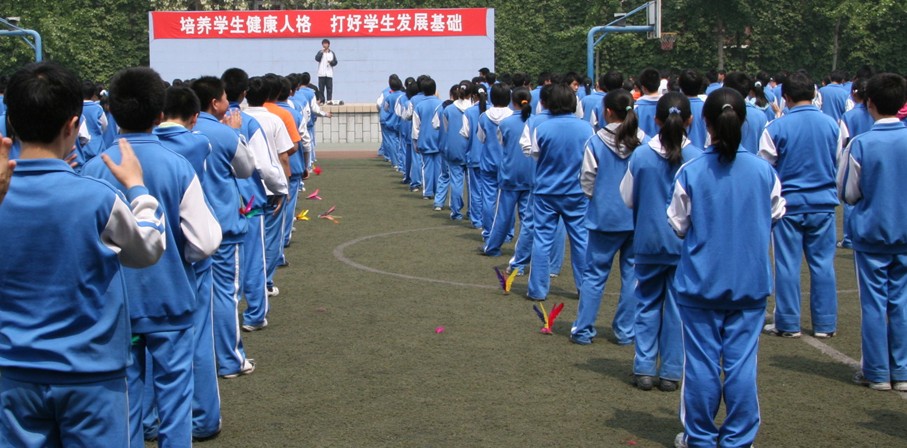 特發(fā)性脊柱側彎.jpg