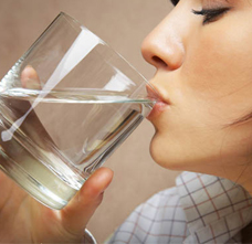 佳滿康復醫院專家教您正確飲水的原則 | 佳滿假肢